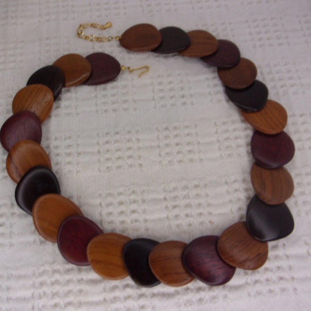 Tri Color Flat Wood Bead Necklace 19.5" - 21" L - Picture 7 of 10